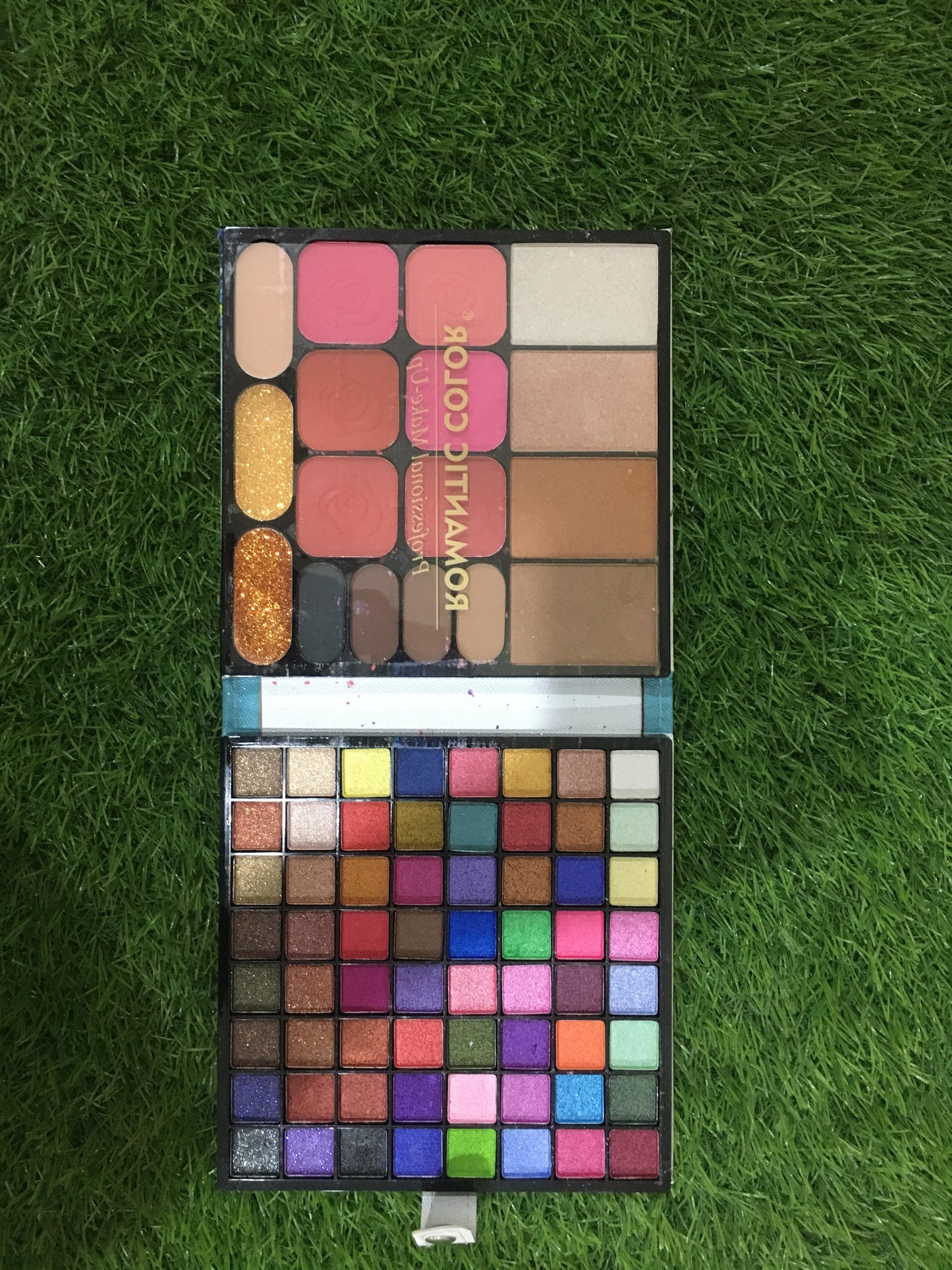 ROMANTIC COLOUR MAKEUP KIT FASHION PALLETE