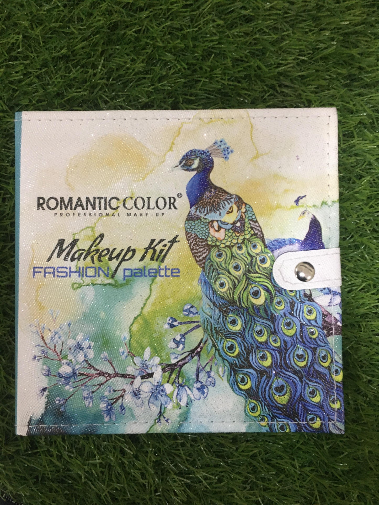 ROMANTIC COLOUR MAKEUP KIT FASHION PALLETE